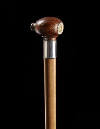 Bastone con canna in malacca, presa in bosso con sirena da nebbia e ghiera in...