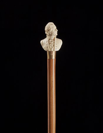Bastone con canna tornita e impugnatura in avorio scolpita a mezzo busto di...