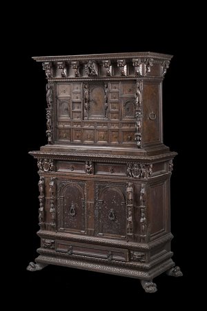 Antico stipo a bambocci in legno scolpito, parte superiore con tiretti,...