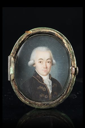 Scuola francese del sec. XVIII "Ritratto di gentiluomo" miniatura ovale su...