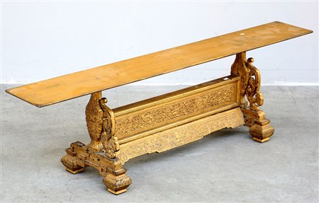 Base con decori geometrici e stilizzati in legno e metallo dorato (difetti e...