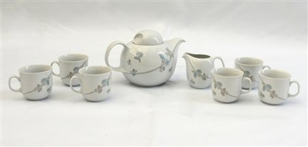 Manifattura tedesca. Lotto composto da una teiera, una lattiera e sei tazzine...