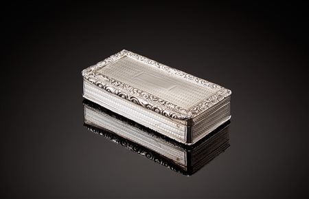 Tabacchiera in argento di forma rettangolare decorata a guillochË entro...