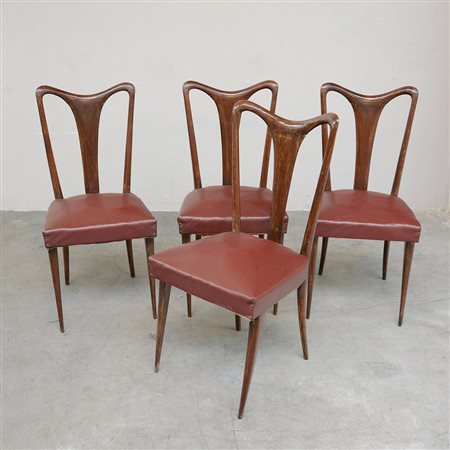 Gruppo di quattro sedie anni '40 in faggio con schienale sagomato a giorno....