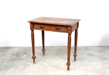 Scrittoietto rettangolare a un cassetto sottopiano, gambe tornite (cm...