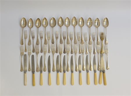 Lotto composto da dodici coltelli, ventiquattro forchette, dodici cucchiai in...