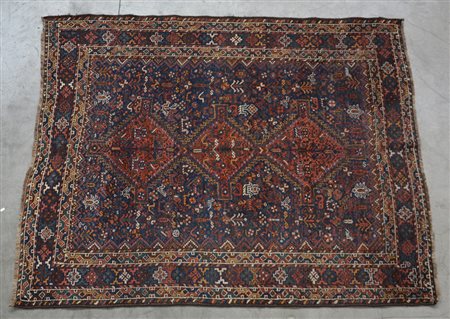 Tappeto Shiraz, Persia inizio secolo XX. Disegno a 3 medaglioni rossi su...