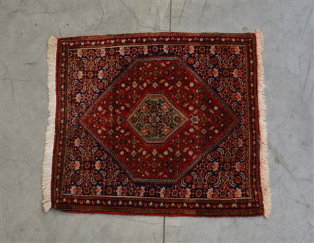 Tappeto Joshagan, Persia secolo XX. Disegno a medaglioni concentrici nei toni...