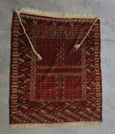 Tappeto Ensi Yomut, Turkestan occidentale fine secolo XIX. Disegno Ensi a due...