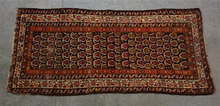 Tappeto GandjiË, Caucaso secolo XIX. Disegnoa file di Boteh policromi e...