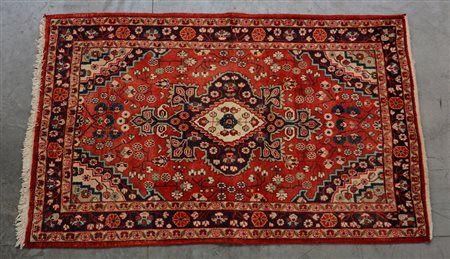 Tappeto Hamadan, Persia secolo XX. Disegno a medaglione marrone su fondo...