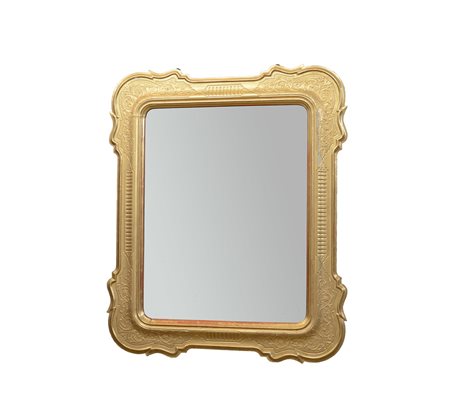 Specchiera di forma sagomata in legno dorato e bulinato decorata a fiori e...
