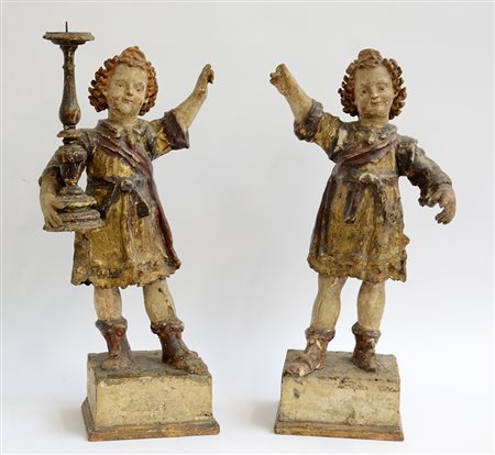 Arte del sec. XVIII. Coppia di sculture raffiguranti angeli reggitorcia in...