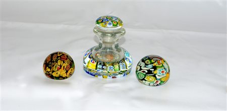 Manifattura di Murano. Lotto composto da una bottiglia portaprofumo con tappo...