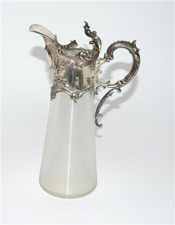 Brocca per acqua in vetro troncoconico scanalato con presa e versatoio in...