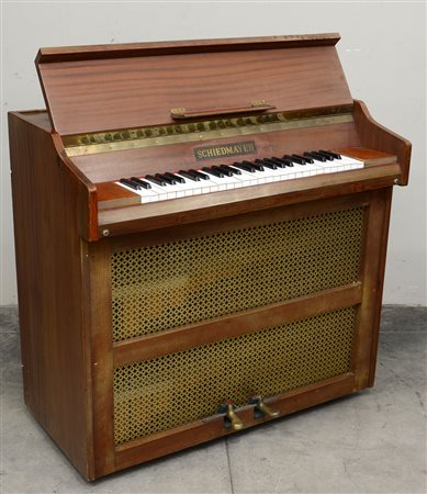 Celesta Schiedmayer , Stoccarda met‡ del XX∞ secolo 49 tasti, due pedali