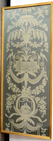 Frammento di tessuto da parati in stile settecentesco, secolo XX color panna...