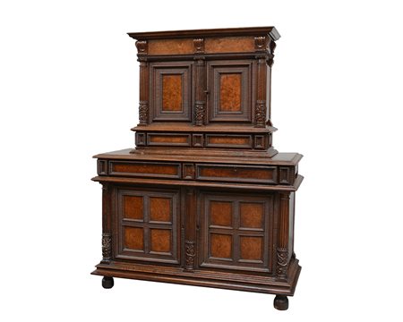 Mobile a due corpi in noce e radica con parte superiore a due ante e due...