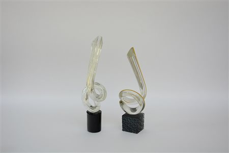 Manifattura di Murano, lotto composto da due trofei in vetro di misure...