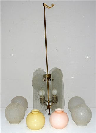 Cartone contenente una lampada a sospensione a due luci con paralumi in...