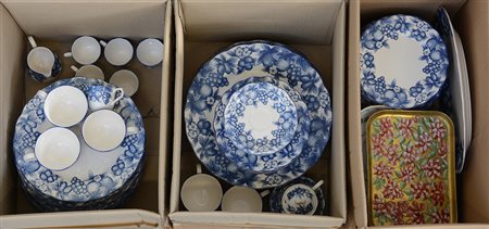 Tre cartoni contenenti oggetti in materiali diversi (difetti)