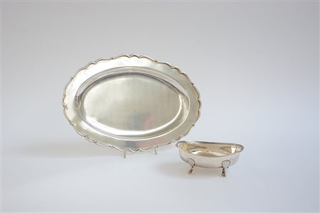 Lotto composto da un vassoietto e una ciotola in argento di decori diversi...