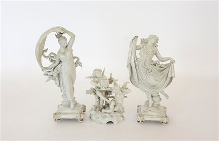 Manifatture diverse. Lotto composto da tre gruppi in porcellana e ceramica...