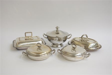 Lotto composto da quattro legumiere e una ciotola biansata in metallo...