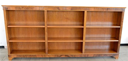 Libreria bassa a tre scomparti impiallacciata in radica di noce (cm...