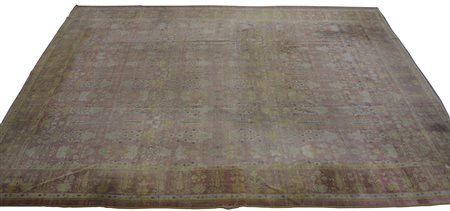 Tappeto Agra, India secolo XX. Disegno moghul a mazzi di fiori nei toni del...