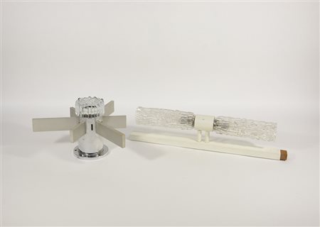 Lotto composto da due appliques in metallo e vetro. Anni 70 (lievi difetti)