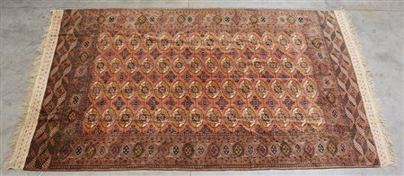 Tappeto Bouhkara - Turkestan occidentale., sec. XX. Disegno a Gul su fondo...