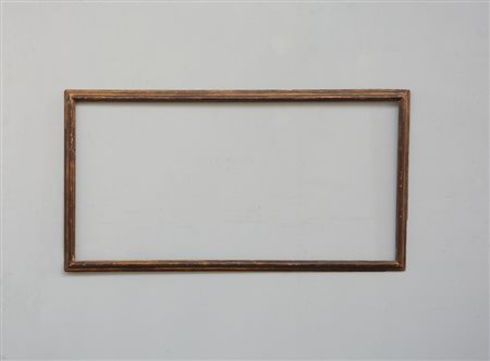 Cornice rettangolare in legno dorato (difetti)(cm 76x152)