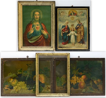 Lotto composto da cinque cornici di misure diverse di cui quattro contenenti...