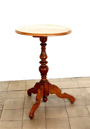 Tavolino servant con piano tondo su base tripode e colonna tornita (cm...