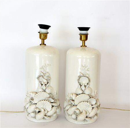 Coppia di lampade da tavolo in grËs con applicazioni in altorilievo a forma...