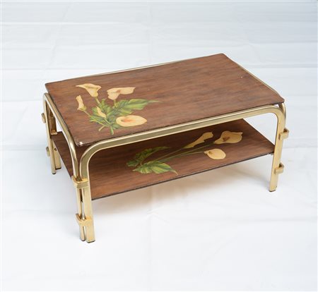 Tavolino da salotto con piani in legni decorato a fiori e struttura in...