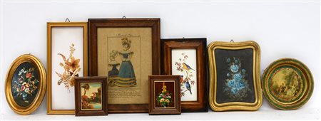 Cartone contenente numerose cornici alcune contenenti stampe