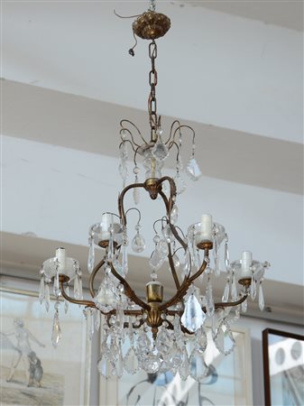 Lampadario a sette luci con struttura in bronzo e pendagli in cristallo (d cm...