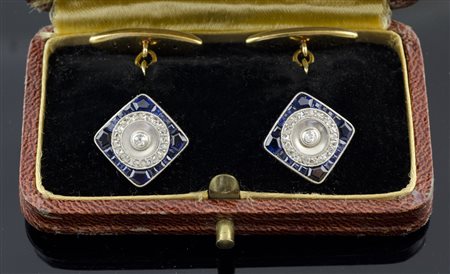 Paio di gemelli "a mosaico" in oro giallo ricoperti da piccoli diamanti e...