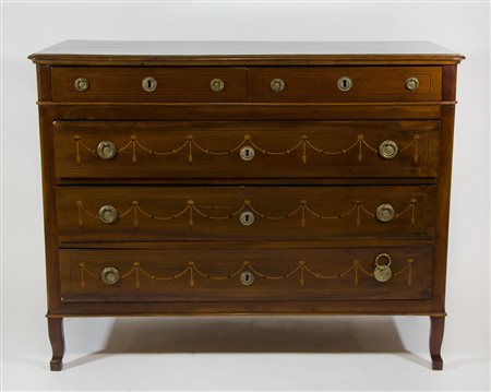 Cassettone in legno a 5 cassetti, decorato con intarsi a festoni. cm....