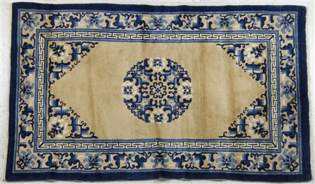 Tappeto cinese cm. 93x150.