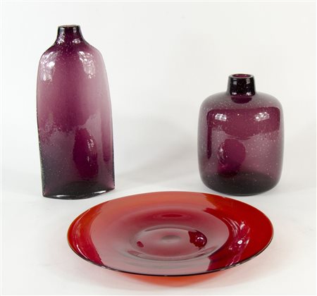 Lotto di 3 oggetti in vetro tra cui vasi. Misure diverse.