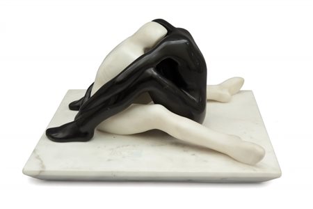LEGAE EZROM (1938-1999) Senza titolo (L'abbraccio)marmo h cm 30 30x40firmato...