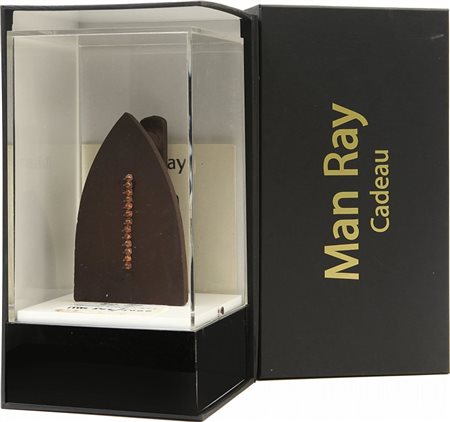 Man Ray (1890-1976) Cadeau 1921ferro da stiro esemplare 864/5000firmato,...