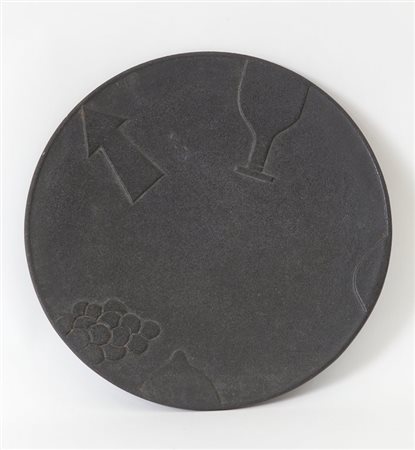 EMILIO TADINI (1927-2002) Senza titolopiatto in ghisa diam cm 34,5firmato sul...