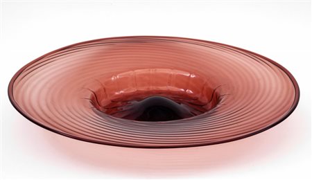 VITTORIO ZECCHIN Un centro da tavola in vetro trasparente soffiato. Diametro...