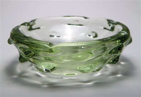 BAROVIER & TOSO Un posacenere, anni '40. Vetro pagliesco con applicazioni....