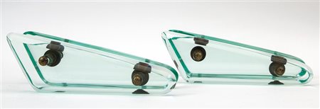 DUE COPPIE DI MANIGLIE, anni '60. Cristallo sagomato molato, ottone. Altezza...