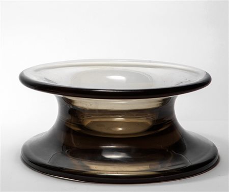 GIULIANA GRAMIGNAUna coppa, esecuzione SALVIATI per QUATTRIFOLIO, 1972. Vetro...